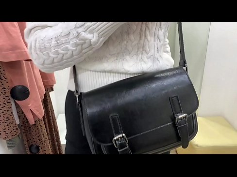 ❤️ Verejná masturbácia mladej sučky FeralBerry s robertkom v skúšobnej miestnosti ❤ Super porno na porno sk.villagesexvideos.ru ﹏